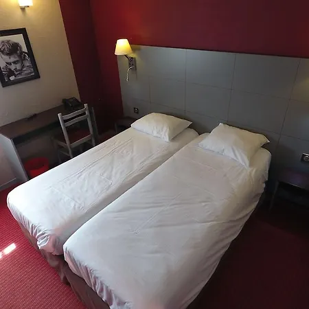 Kyriad Direct Nord Hotel