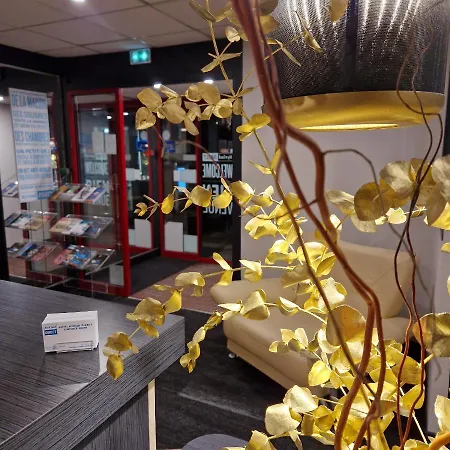 Kyriad Direct Nord Hotell 2*