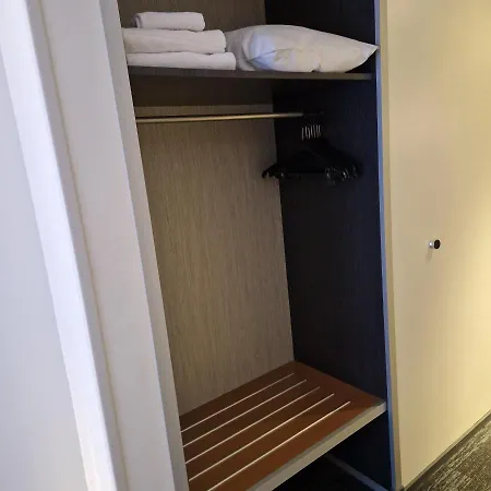 Kyriad Direct Nord Hotell 2*