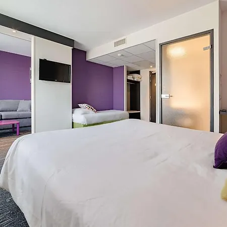 Hotell Kyriad Direct Nord 2*