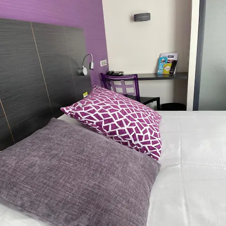 Hotell Kyriad Direct Nord