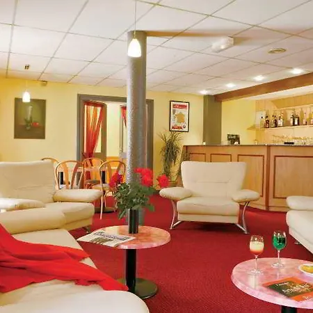 Hotell Kyriad Direct Nord 2*