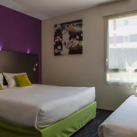 Kyriad Direct Nord Hotell 2*